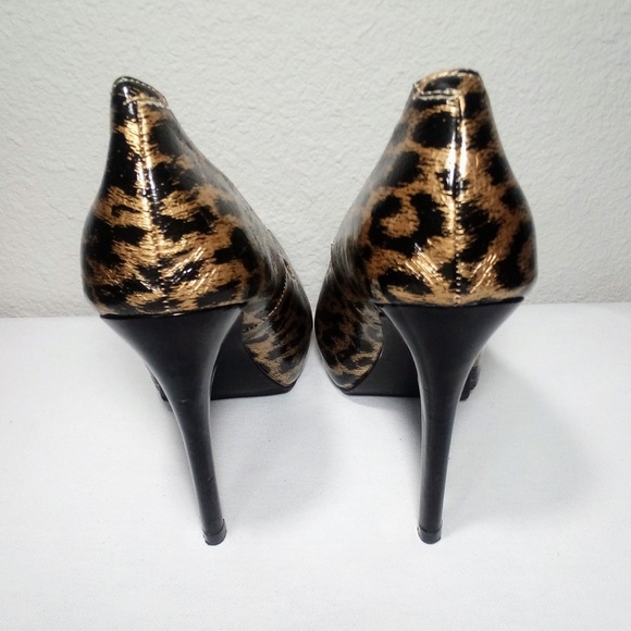 Steve Madden Women's Heels
Size 7.5 - Picture 3 of 5